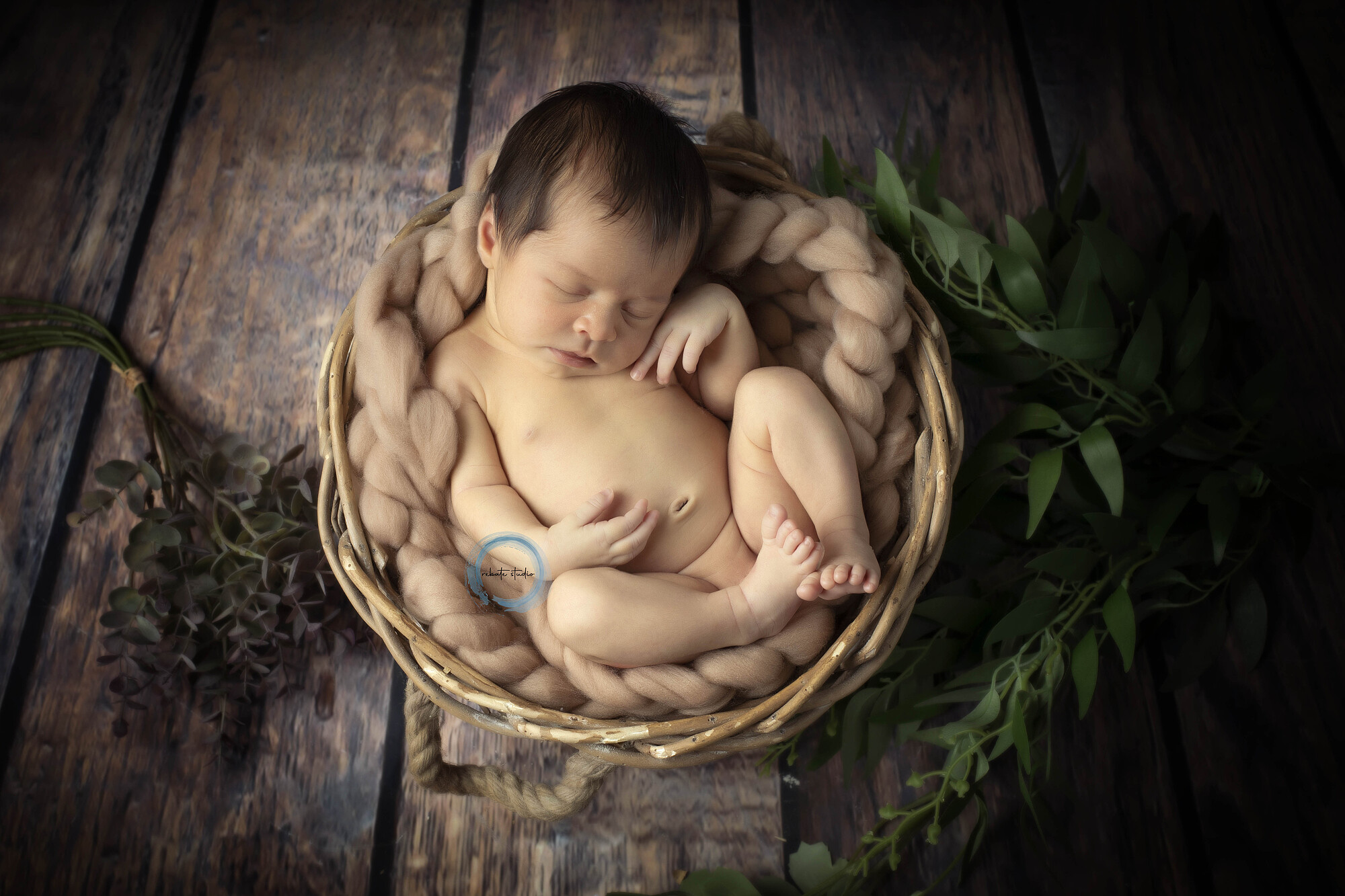 Jesús Rebate Enrique Rebate - newborn-cestito-rebate-studio.jpg